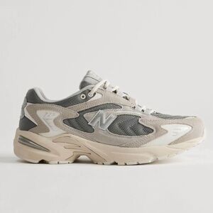 New Balance 725v1 Sneaker